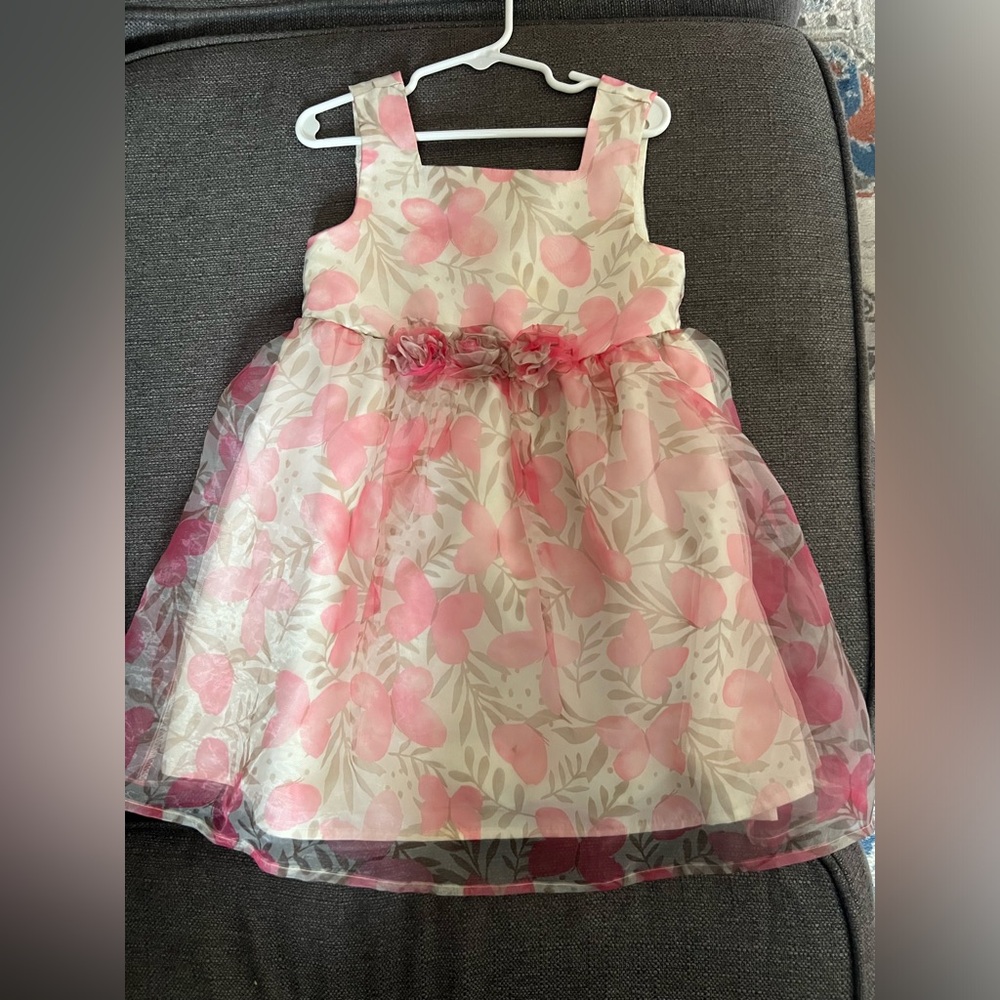 Girl drees